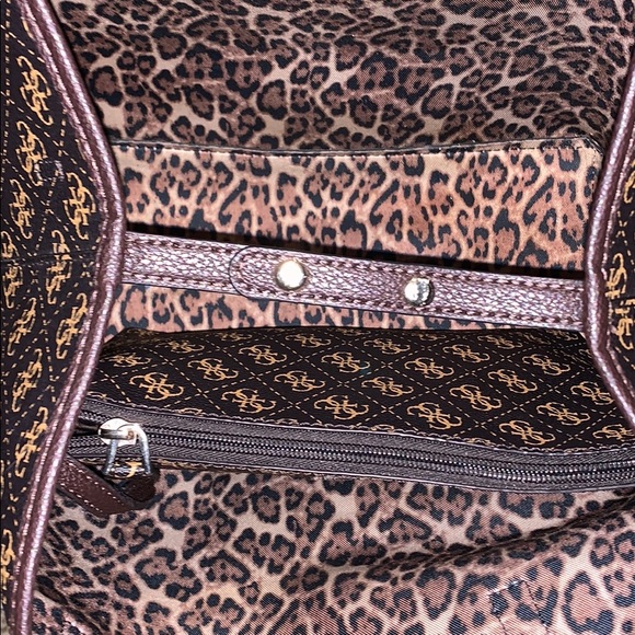 Guess Purse - Picture 2 of 4
